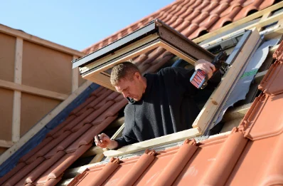 Pose de fenêtres de toit Velux à Sermentizon